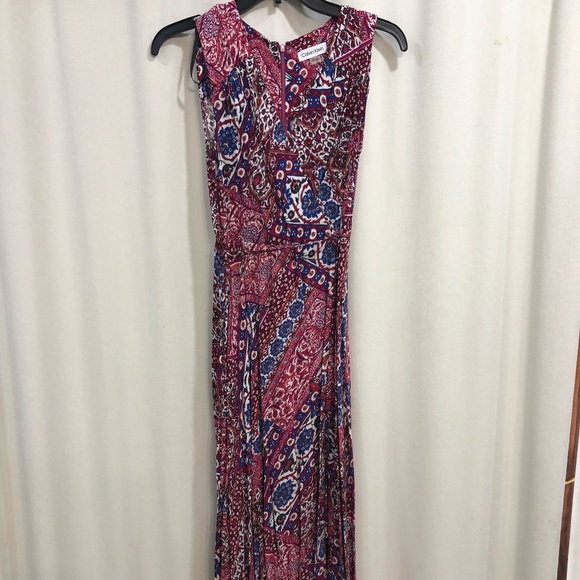 Calvin Klein - Picture 1 of 6